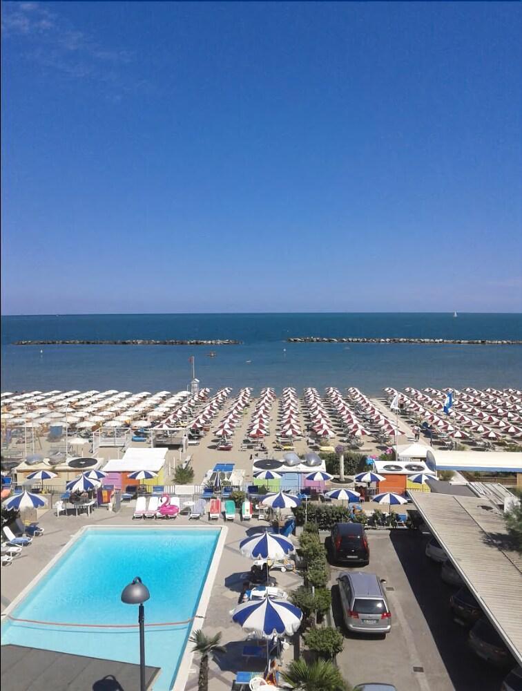 Hotel Italia Bellaria-Igea Marina Exteriör bild